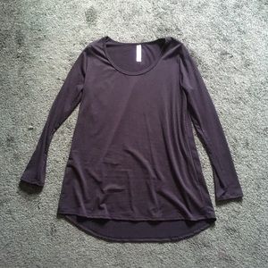 LuLaRoe Tops - Lularoe solid black Lynnae size small LuLaRoe Tops - Lularoe solid black Lynnae size small